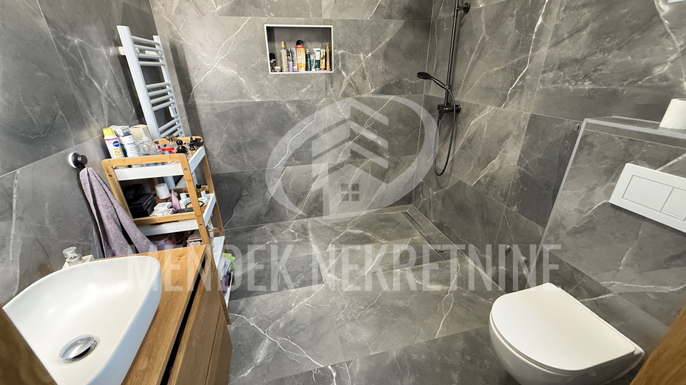 House&comma; 240 m2&comma; For Sale&comma; Vara&zcaron;din Breg