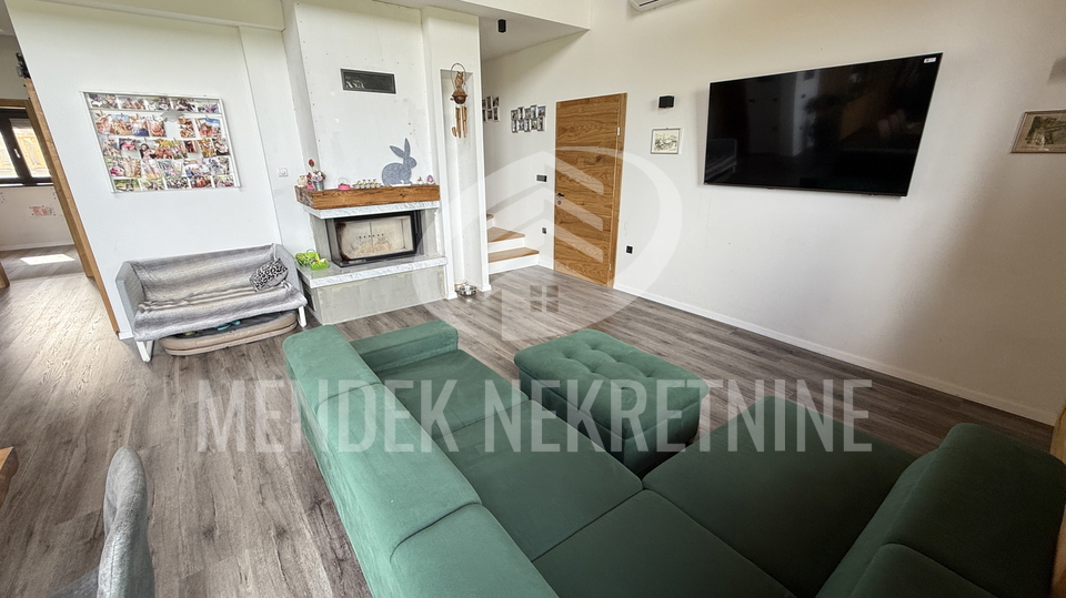 House&comma; 240 m2&comma; For Sale&comma; Vara&zcaron;din Breg