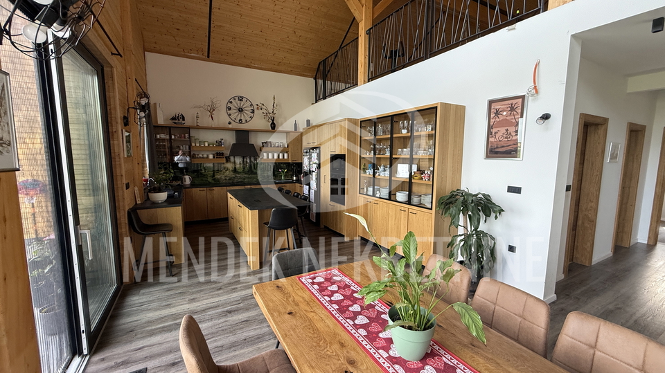 House&comma; 240 m2&comma; For Sale&comma; Vara&zcaron;din Breg