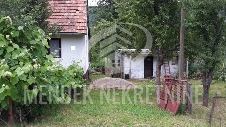 House&comma; 170 m2&comma; For Sale&comma; Plitvi&ccaron;ka Jezera - Li&ccaron;ko Petrovo Selo