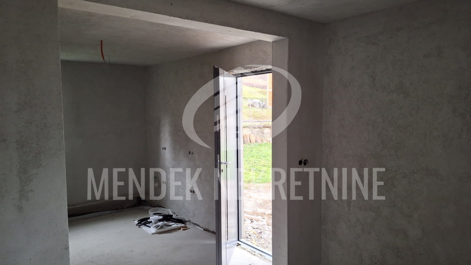 House&comma; 170 m2&comma; For Sale&comma; Plitvi&ccaron;ka Jezera - Li&ccaron;ko Petrovo Selo