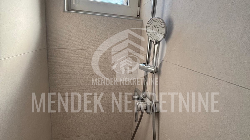 USELJIVO! 200 m od mora! Apartman 24 m2, prizemlje, parking, Stara Novalja