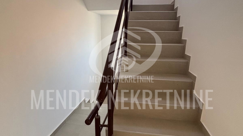 USELJIVO! 200 m od mora! Apartman 24 m2, prizemlje, parking, Stara Novalja