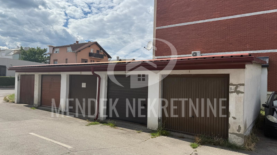 Garage, 13 m2, Vendita, Varaždin - Centar