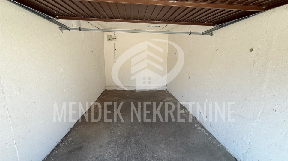 Garage, 13 m2, Vendita, Varaždin - Centar