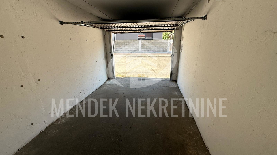Garage, 13 m2, Vendita, Varaždin - Centar
