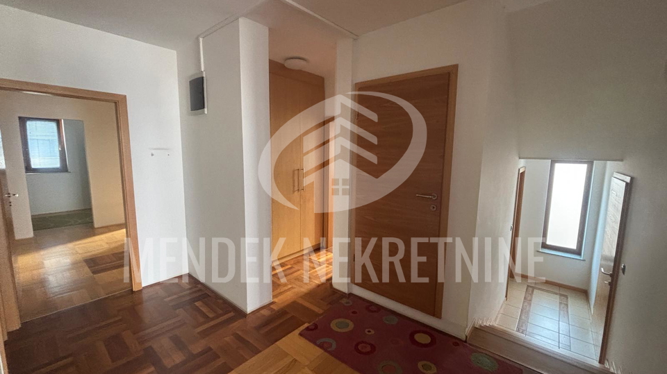 Haus, 200 m2, Verkauf, Varaždin - Centar