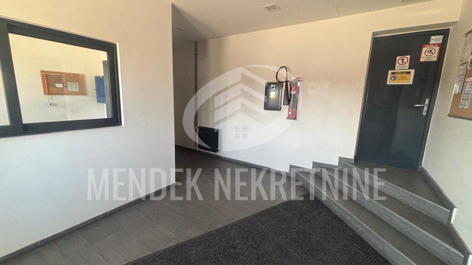 Commercial Property, 5000 m2, For Sale, Donje Ladanje
