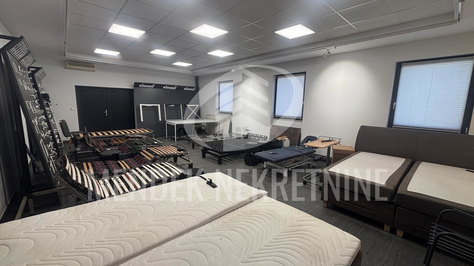 Commercial Property, 5000 m2, For Sale, Donje Ladanje