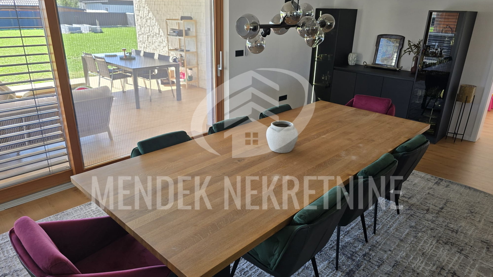 Casa, 280 m2, Vendita, Sračinec