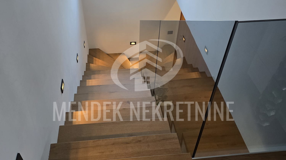 Casa, 280 m2, Vendita, Sračinec