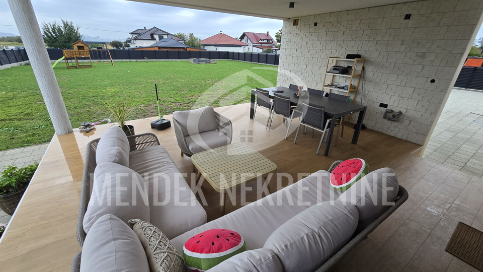 Casa, 280 m2, Vendita, Sračinec