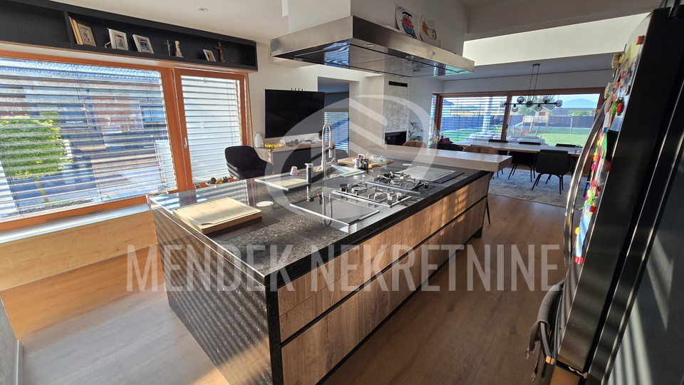 Casa, 280 m2, Vendita, Sračinec
