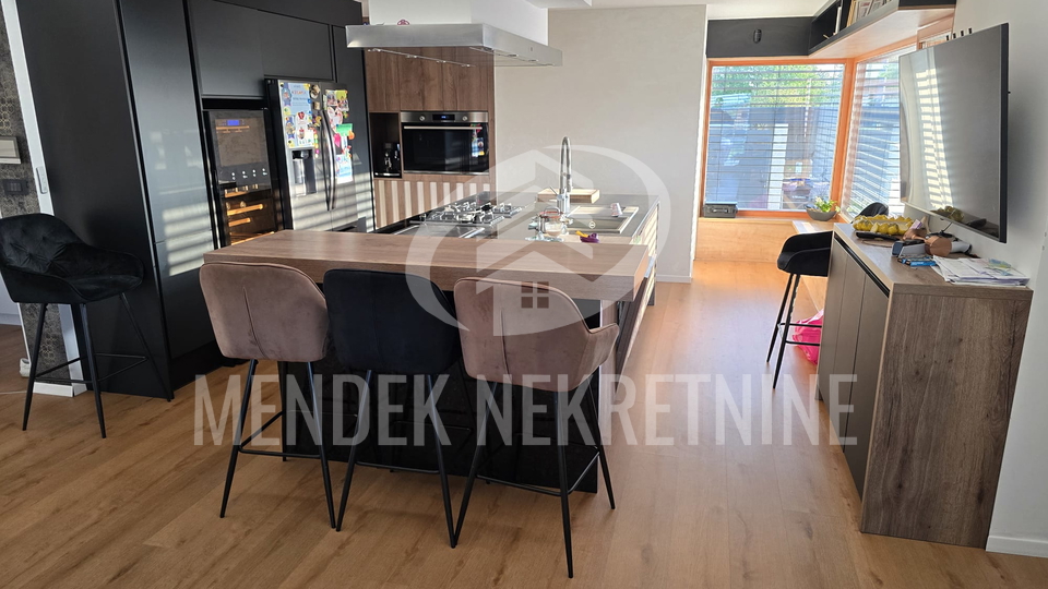 Casa, 280 m2, Vendita, Sračinec