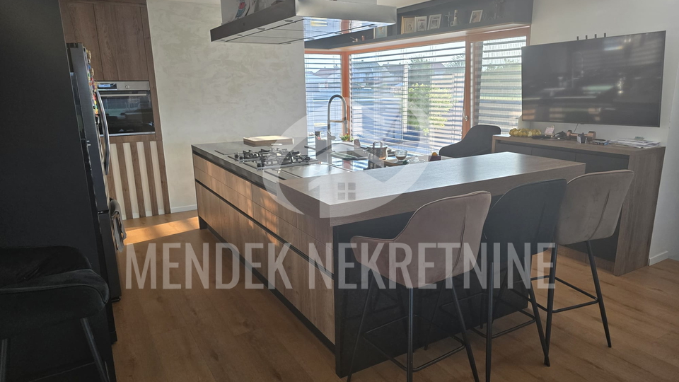 Casa, 280 m2, Vendita, Sračinec