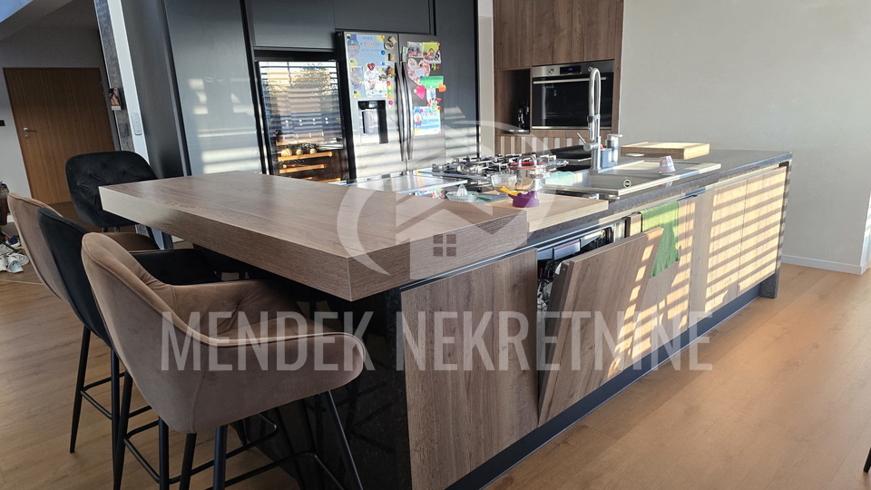 Casa, 280 m2, Vendita, Sračinec