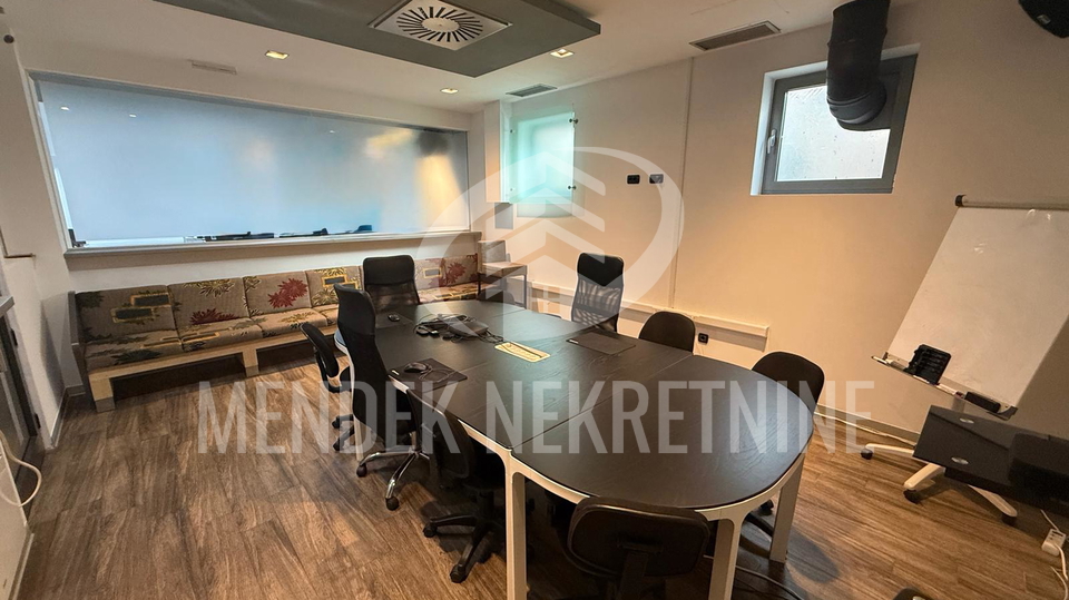 Va&scaron; novi ured bez kompromisa &ndash; 492 m&sup2; za zakup&comma; spremno za rad odmah