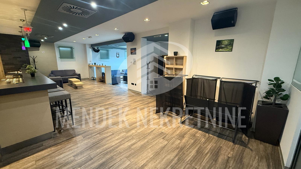 POSLOVNI PROSTOR 492 m2, BANFICA, VARAŽDIN, ZAKUP