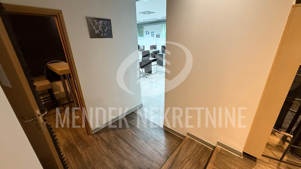 Va&scaron; novi ured bez kompromisa &ndash; 492 m&sup2; za zakup&comma; spremno za rad odmah