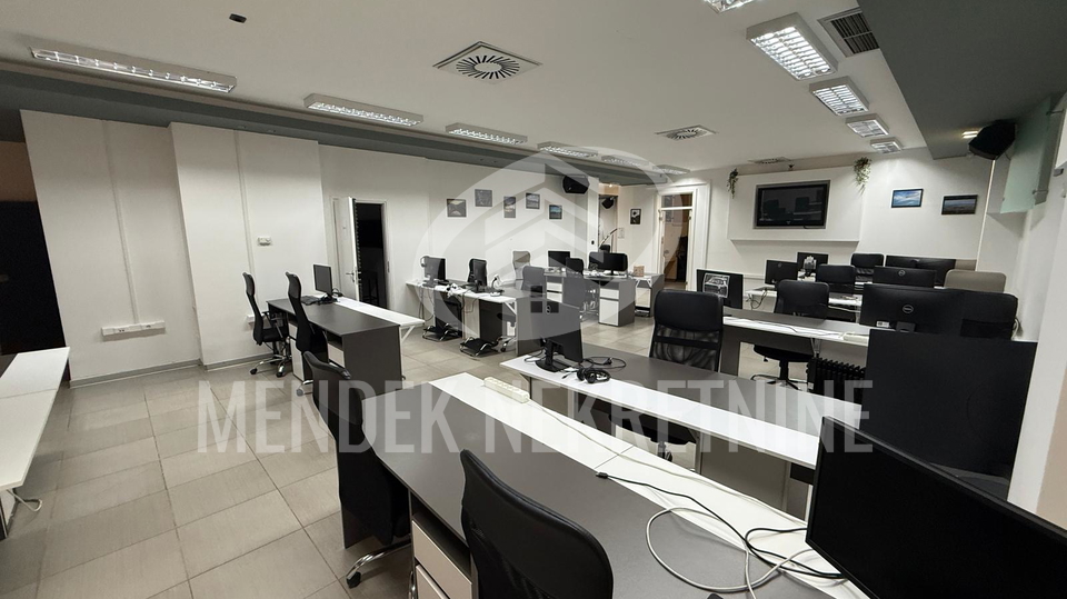 POSLOVNI PROSTOR 492 m2, BANFICA, VARAŽDIN, ZAKUP