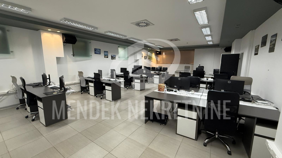 POSLOVNI PROSTOR 492 m2, BANFICA, VARAŽDIN, ZAKUP
