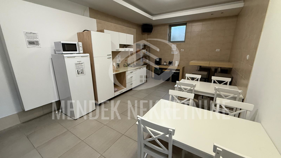 POSLOVNI PROSTOR 492 m2, BANFICA, VARAŽDIN, ZAKUP