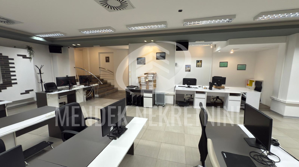 POSLOVNI PROSTOR 492 m2, BANFICA, VARAŽDIN, ZAKUP