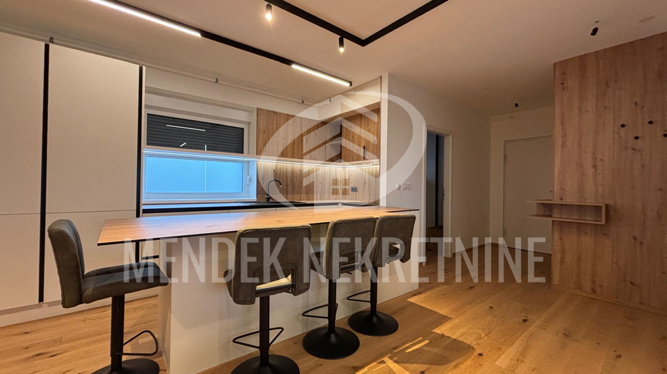 Appartamento, 113 m2, Affitto, Varaždin - Centar