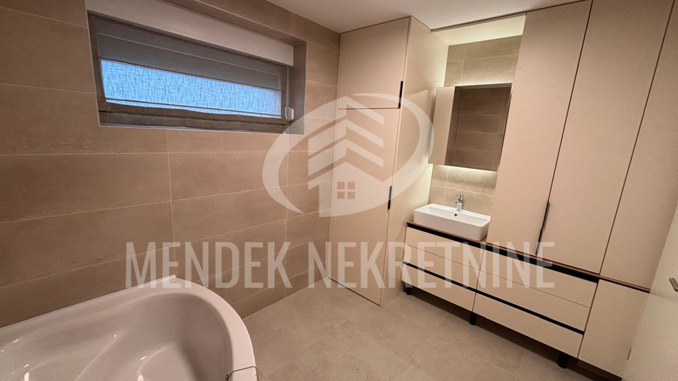 Appartamento, 113 m2, Affitto, Varaždin - Centar