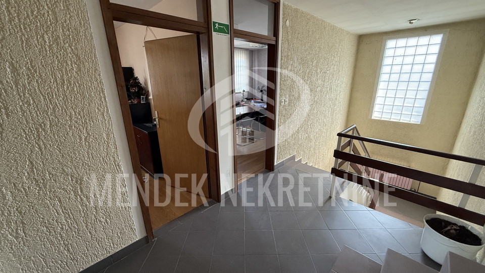 Pisarne, 600 m2, Prodaja, Gornji Kneginec