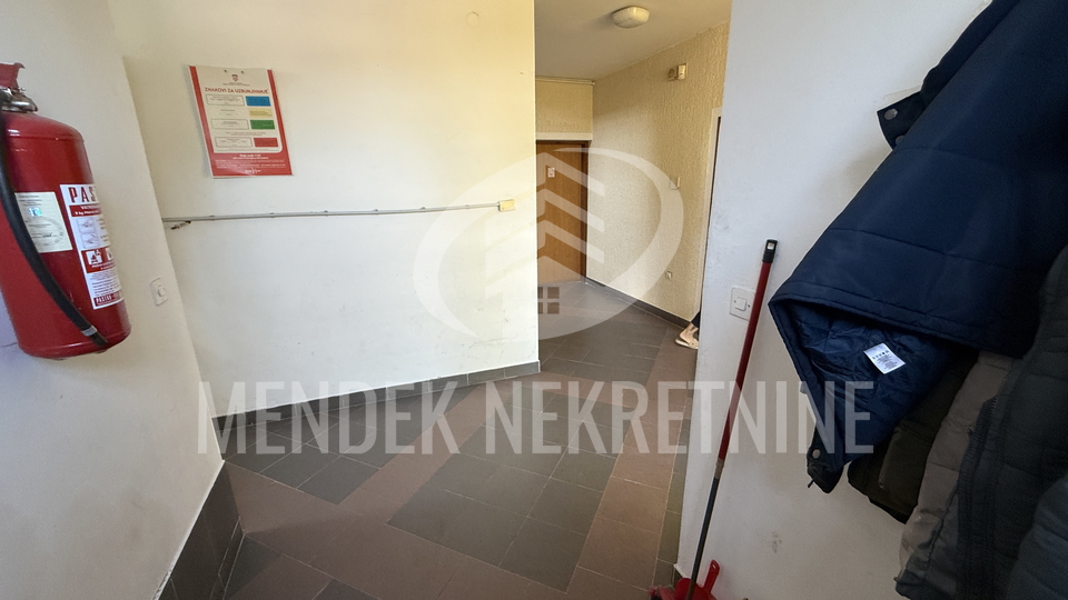 Pisarne, 600 m2, Prodaja, Gornji Kneginec