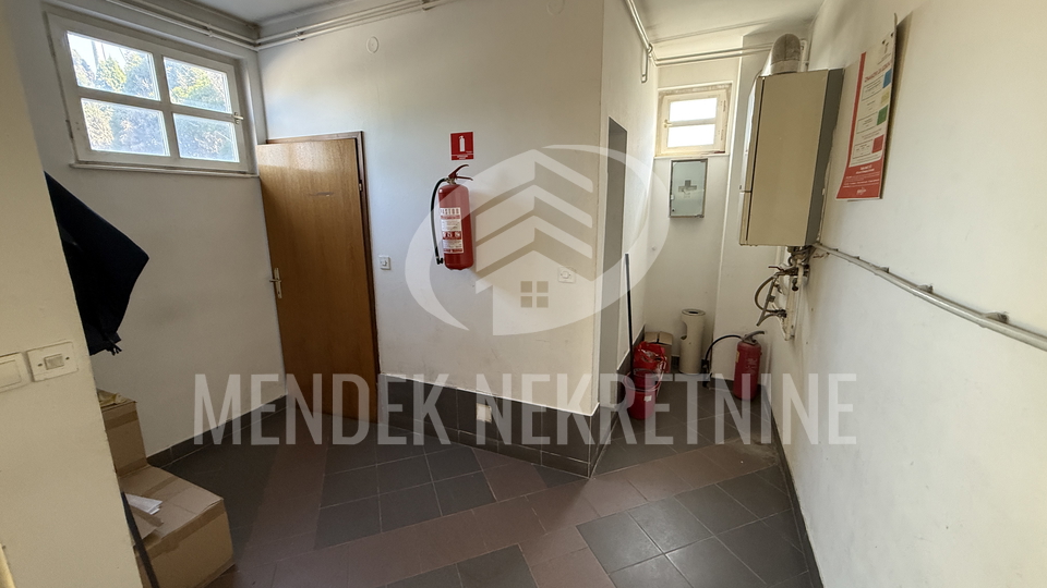 Pisarne, 600 m2, Prodaja, Gornji Kneginec