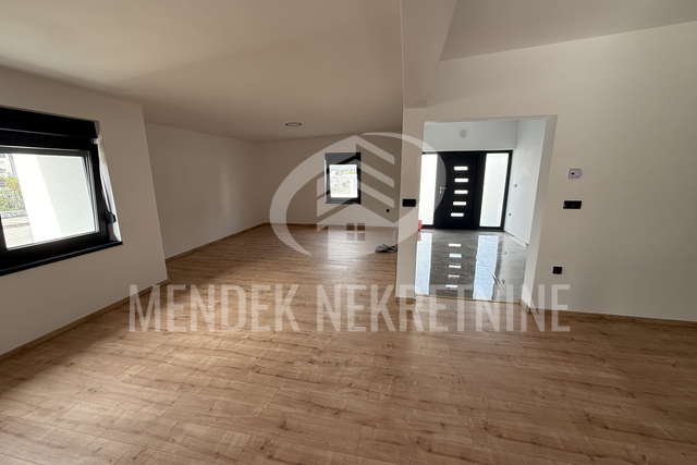 House, 180 m2, For Sale, Varaždin - Jalkovečka