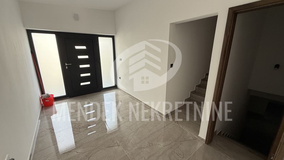House, 180 m2, For Sale, Varaždin - Jalkovečka