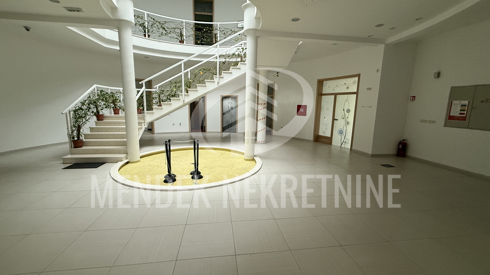 UREDSKO PROIZVODNA HALA  3180m2, Varaždin, Jalkovec