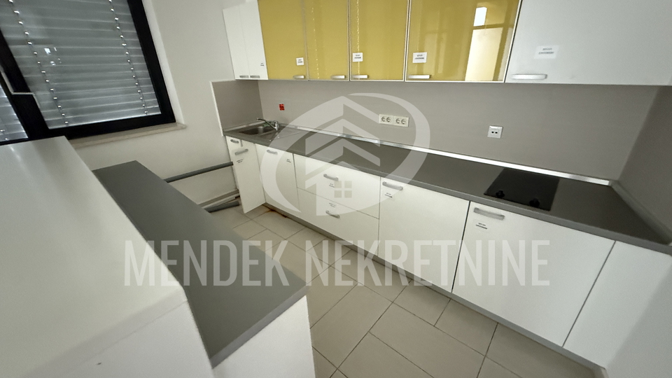 UREDSKO PROIZVODNA HALA  3180m2, Varaždin, Jalkovec