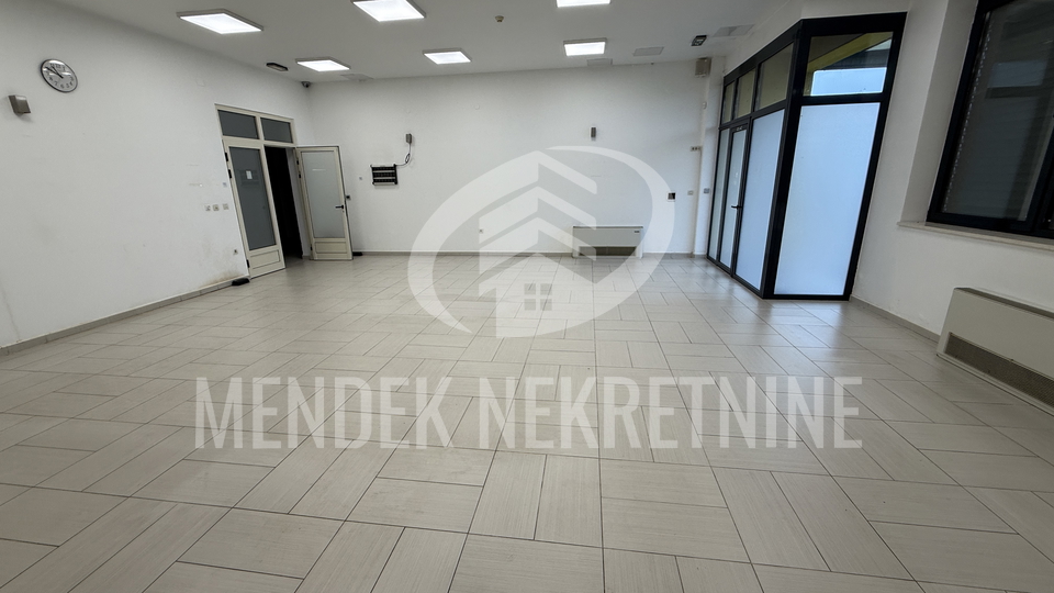 UREDSKO PROIZVODNA HALA  3180m2, Varaždin, Jalkovec