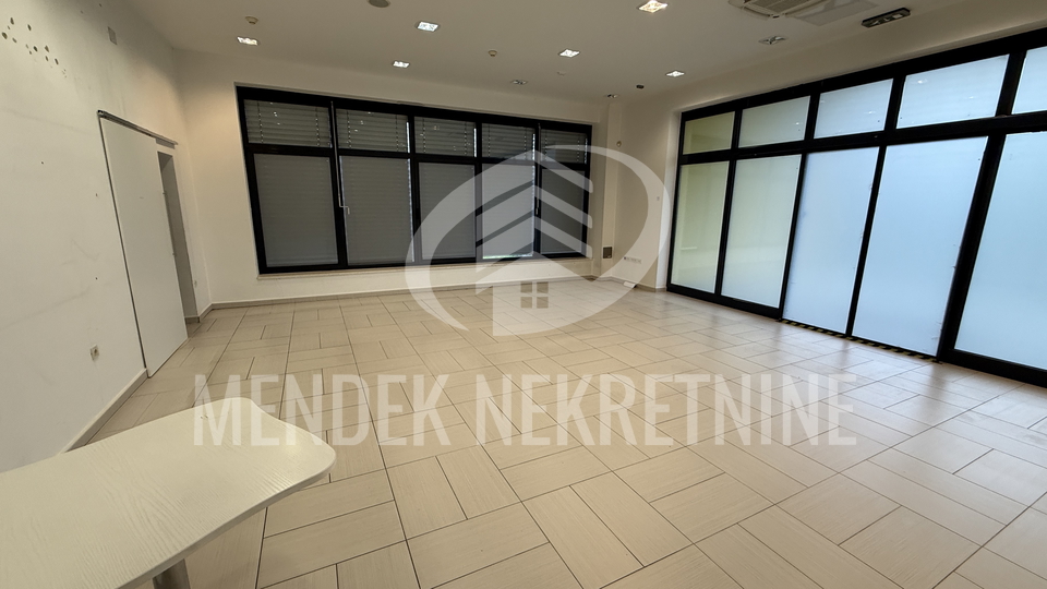 UREDSKO PROIZVODNA HALA  3180m2, Varaždin, Jalkovec