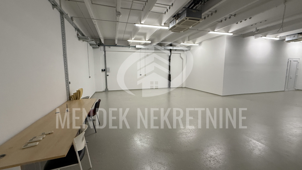 UREDSKO PROIZVODNA HALA  3180m2, Varaždin, Jalkovec