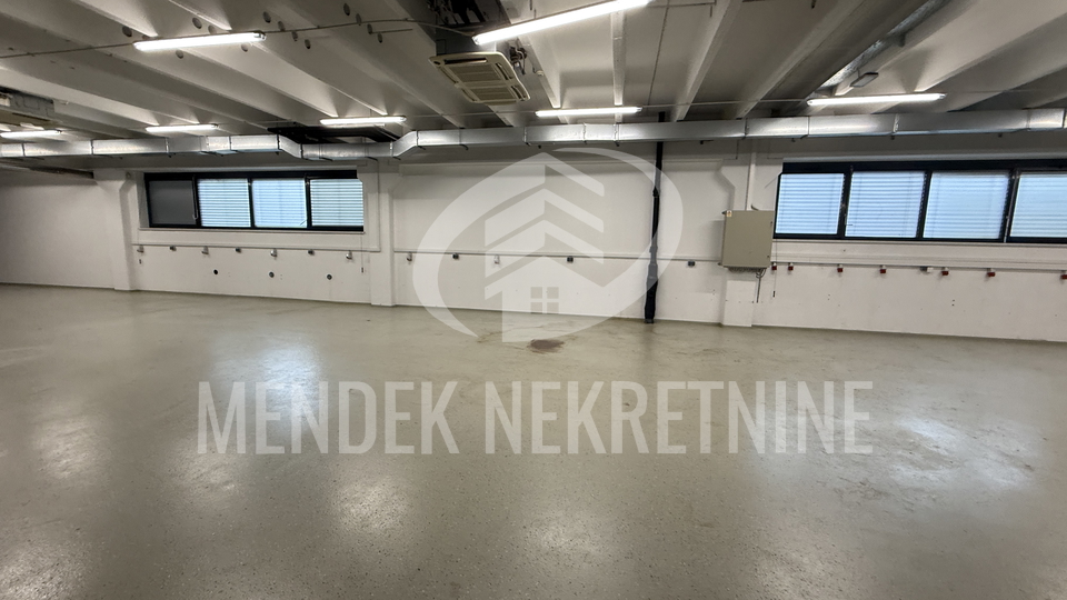 UREDSKO PROIZVODNA HALA  3180m2, Varaždin, Jalkovec