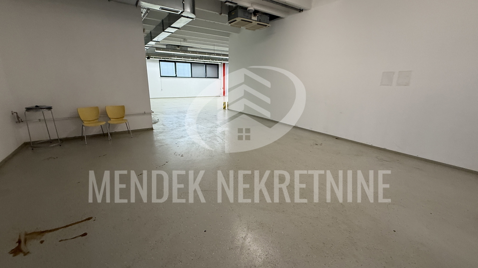 UREDSKO PROIZVODNA HALA  3180m2, Varaždin, Jalkovec