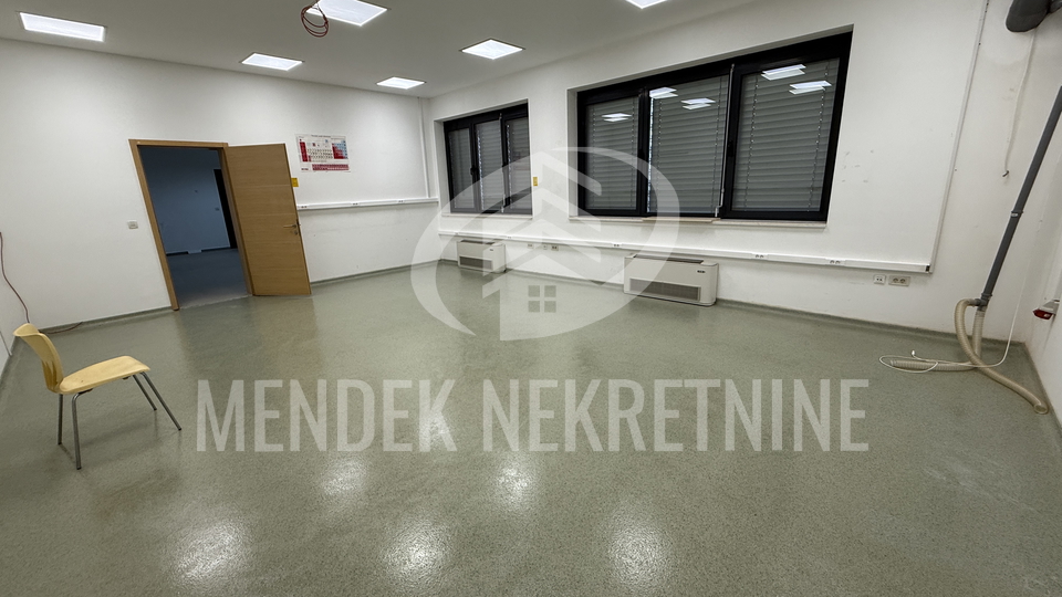 UREDSKO PROIZVODNA HALA  3180m2, Varaždin, Jalkovec