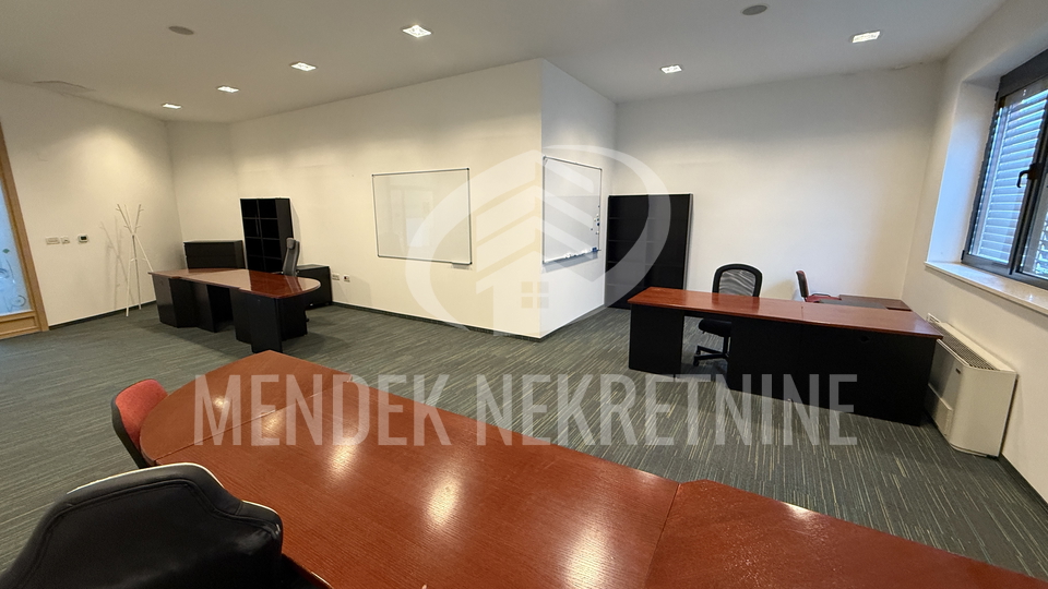 UREDSKO PROIZVODNA HALA  3180m2, Varaždin, Jalkovec