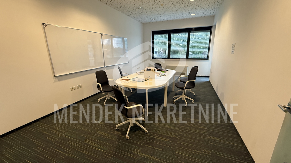 UREDSKO PROIZVODNA HALA  3180m2, Varaždin, Jalkovec