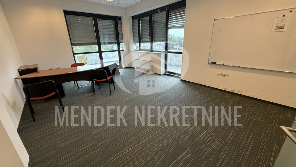 UREDSKO PROIZVODNA HALA  3180m2, Varaždin, Jalkovec