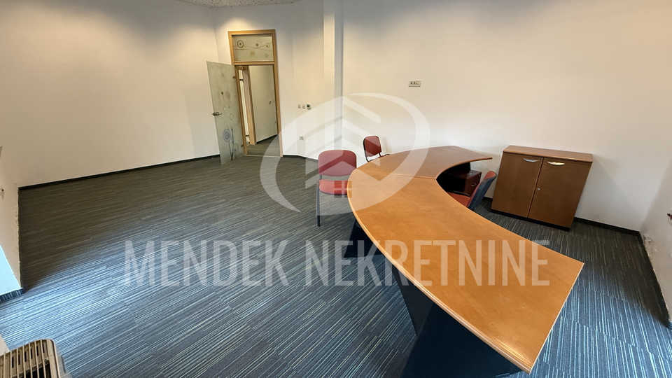 UREDSKO PROIZVODNA HALA  3180m2, Varaždin, Jalkovec