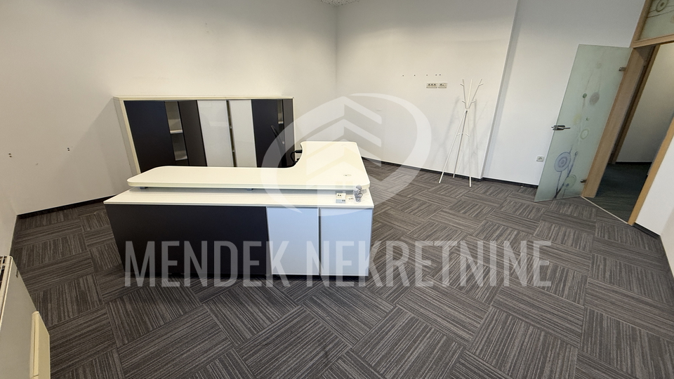 UREDSKO PROIZVODNA HALA  3180m2, Varaždin, Jalkovec