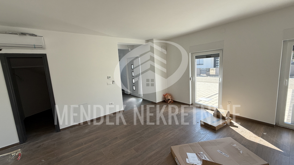 BEZ PROVIZIJE! NOVOGRADNJA! Obiteljski kvart! Kuća u nizu/stan s vrtom, 124,56 m2, prodaja