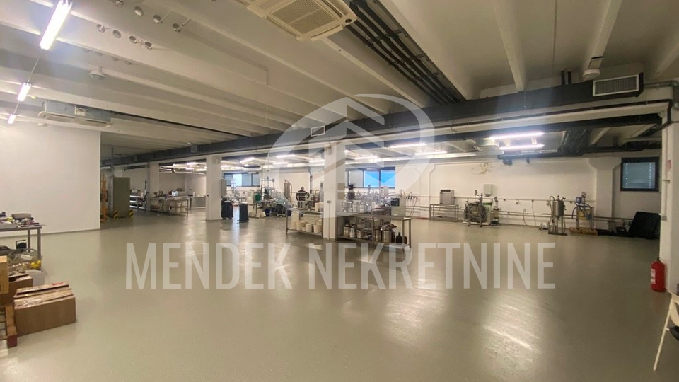 UREDSKO PROIZVODNA HALA  3180m2, Varaždin, Jalkovec