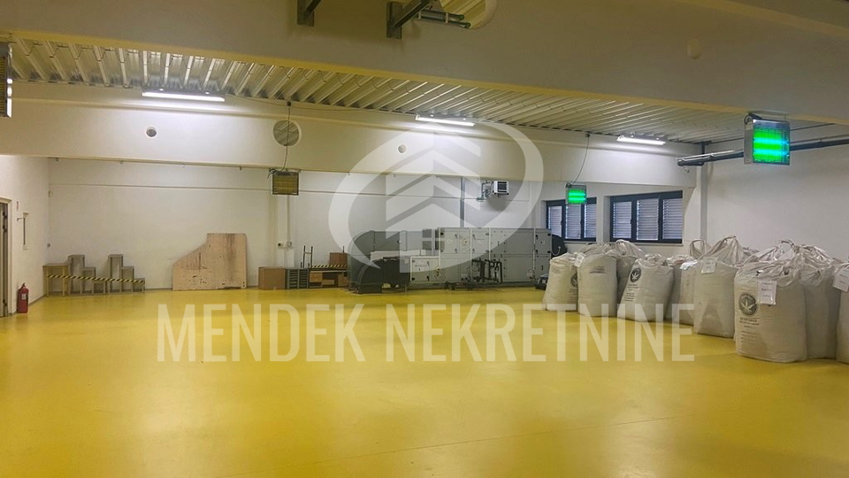 UREDSKO PROIZVODNA HALA  3180m2, Varaždin, Jalkovec